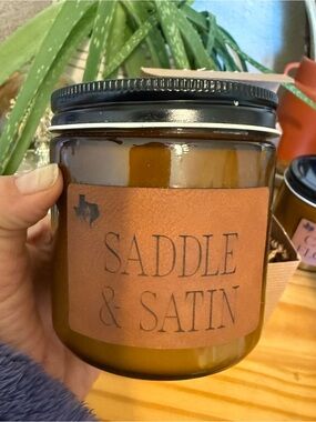 NWT - ‘Saddle & Satin’ Wood Wick Candle